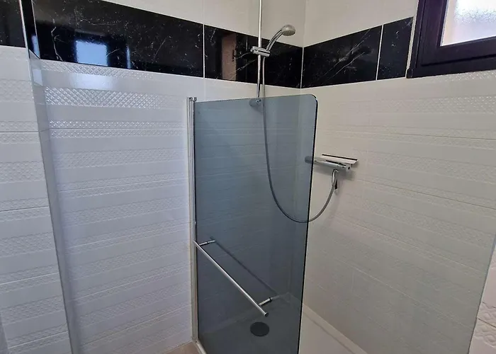 T1 Avec Terrasse, Parking, Proche Et Commodites - Fr-1-387-207 Lejlighed *